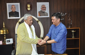 The Governor of Arunachal Pradesh Shri P.B. Acharya with Chief Minister Shri Pema Khandu at Raj Bhavan, Itanagar on 27th August 2017 